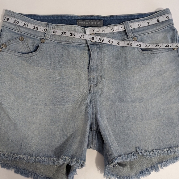 Rock & Republic Bonnaroo Denim Frayed Hem Jeans Shorts Women's Size 16 - Picture 5 of 10